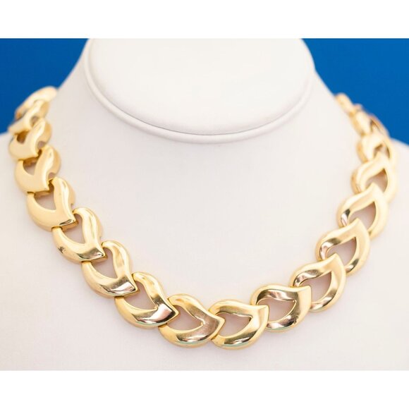 Jewelry - Vintage Gold Leaf Choker Necklace 17 1/2 Inch N13